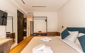 B&B Le Suites Di Costanza