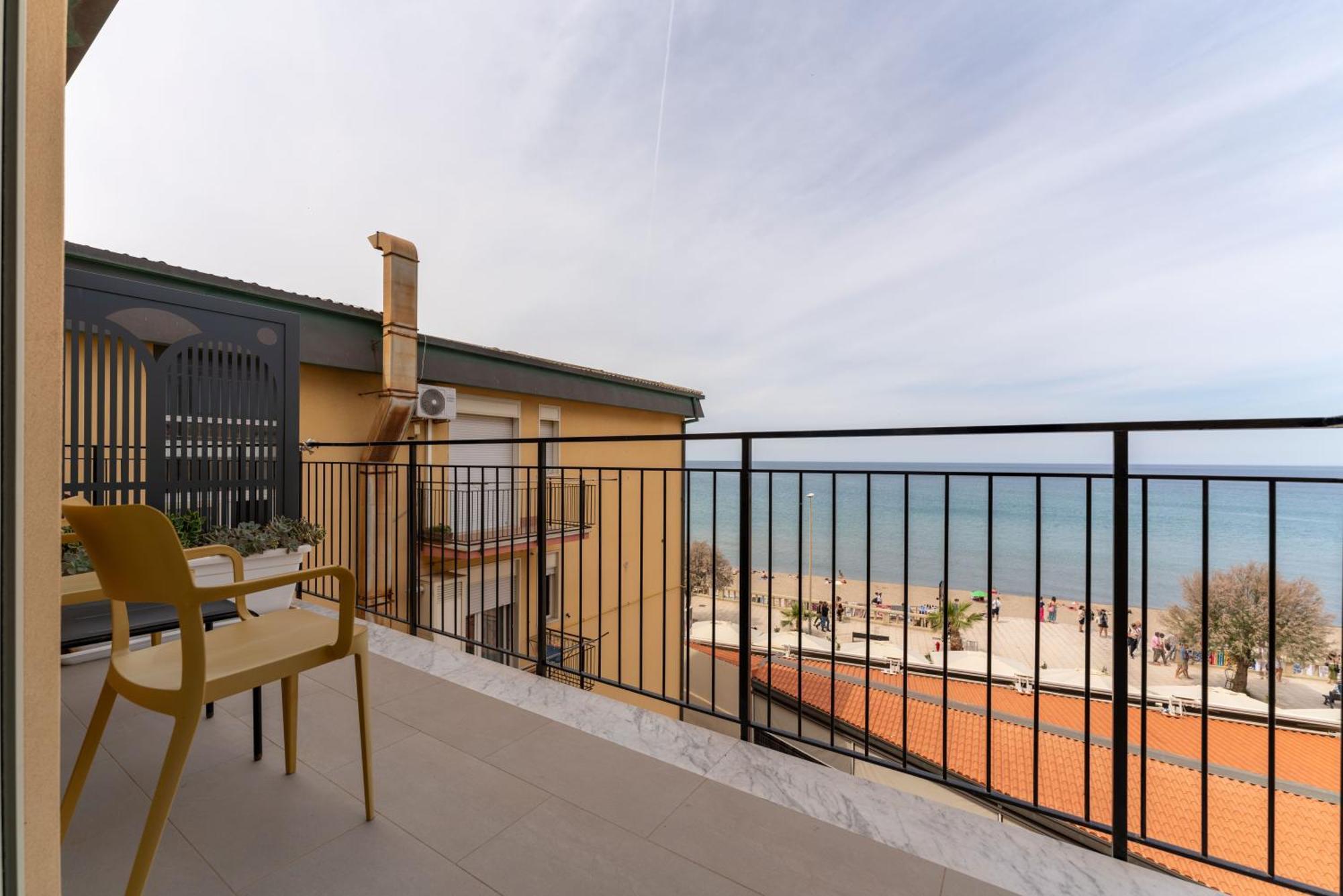 B&B Le Suites Di Costanza Cefalù Exteriér fotografie